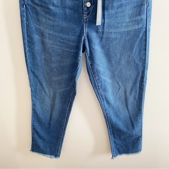 Blank NYC NWT High Rise Exposed Button‎ Fly Straight Leg Jeans Frayed Hem 28 - Picture 3 of 9